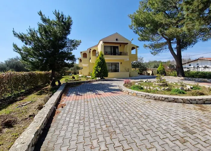 Alexandra Studio 3